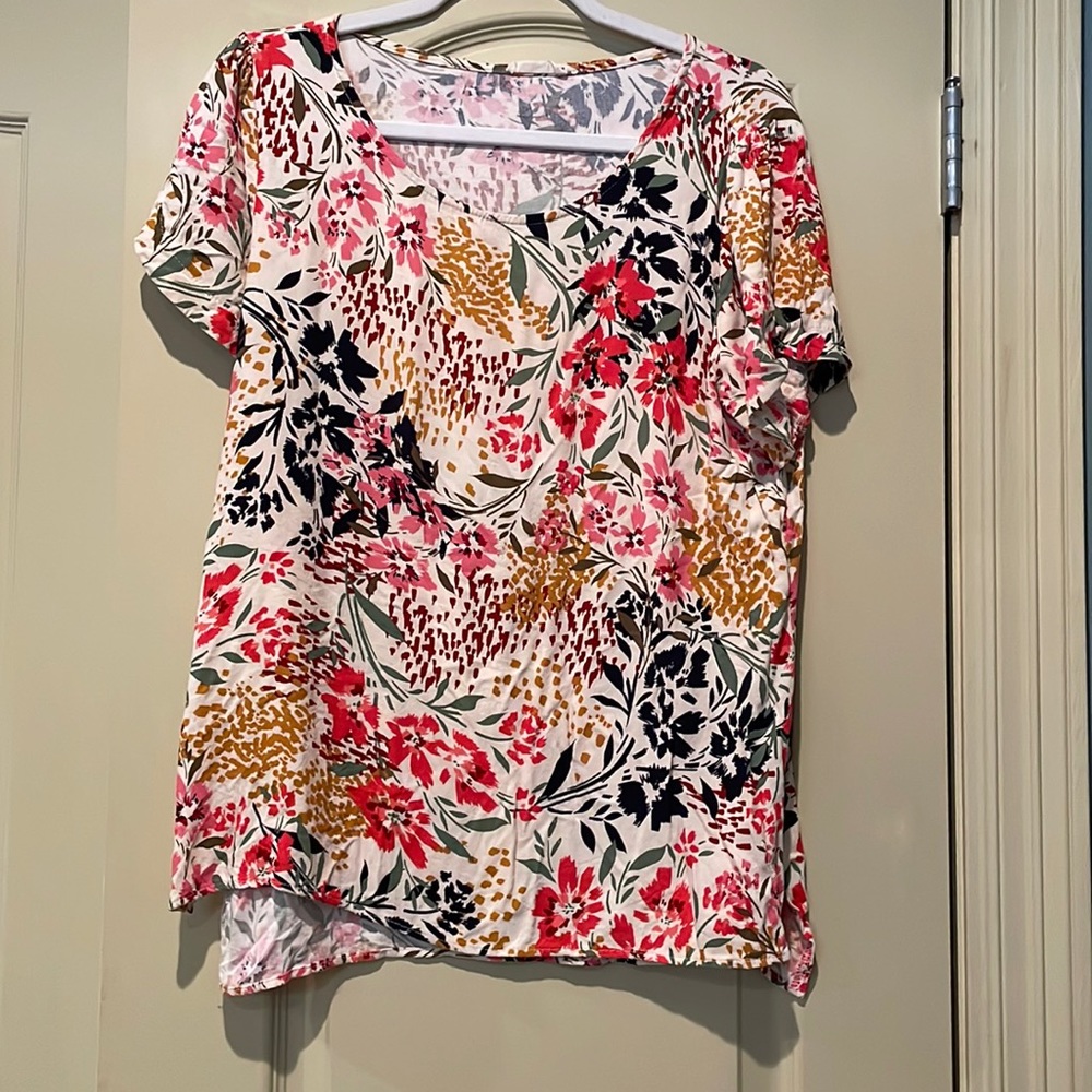 Boutique floral spring/summer shirt… Les Amis brand.